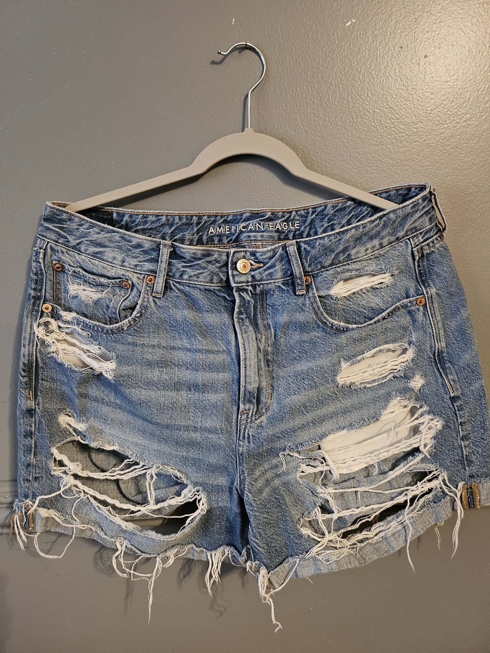 American Eagle Outfitters Women’s Light Blue Distressed Denim Shorts